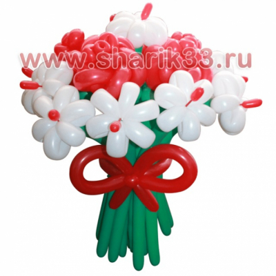 Белые ромашки и розы